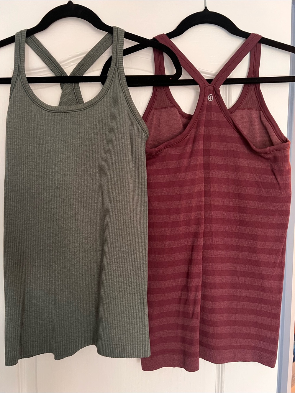 lululemon athletica Women's Edd to StreRacerback Tank - Olive Green & Burgundy